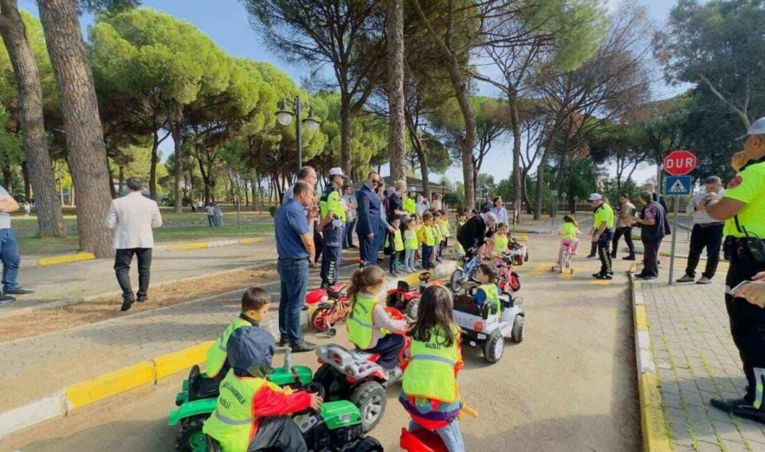 Aydın'ın Nazilli ilçesinde, 45 ilkokul öğrencisi trafik bilinci kazandı. Jandarma