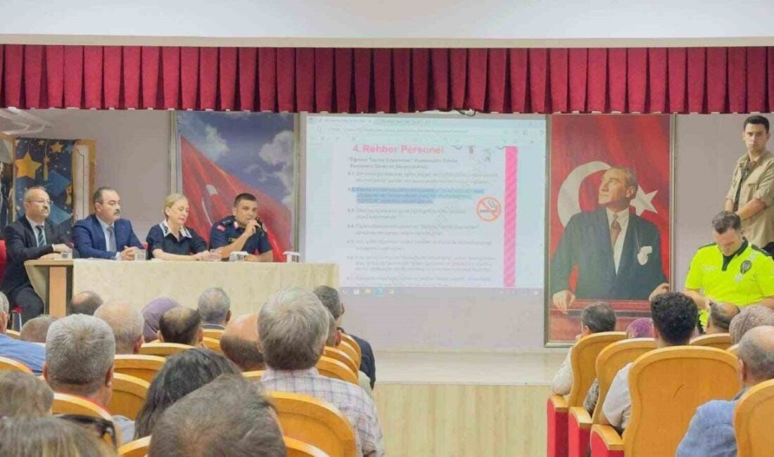 Nazilli'de okul servis sürücüleri ve rehber personele yönelik trafik eğitimi