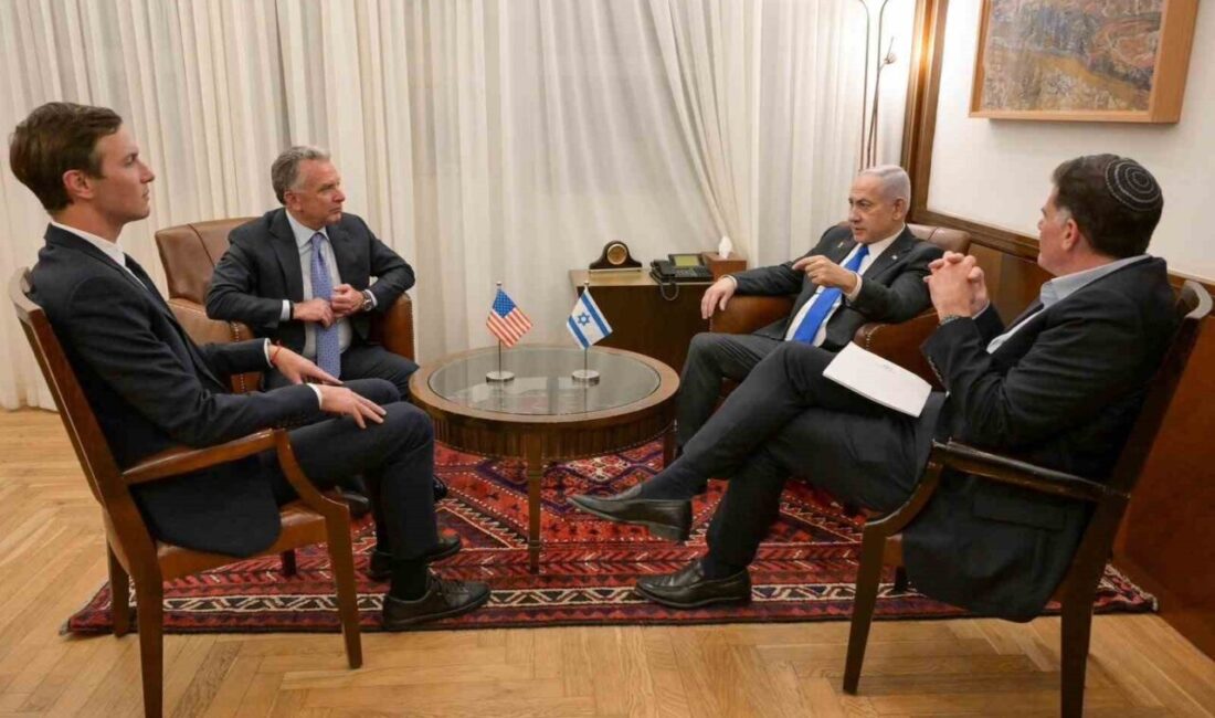 Netanyahu, Hamas ile ateşkes müzakereleri öncesinde ABD’li heyetle görüştü İsrail Başbakanı Binyamin Netanyahu, Hamas ile ateşkesin oylanacağı kabine toplantısı