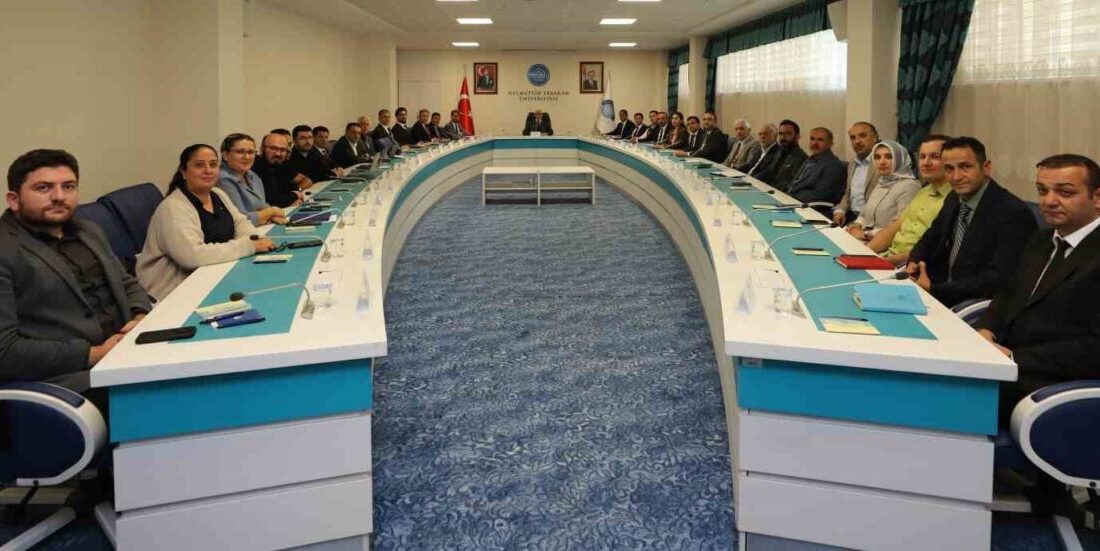 Necmettin Erbakan Üniversitesi'nde, kurumsal gelişim için "Danışma Kurulu Toplantısı" yapıldı.