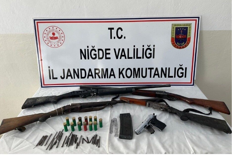 Niğde İl Jandarma Komutanlığı, Çiftlik ilçesinde yasadışı silahlanmaya karşı düzenlediği