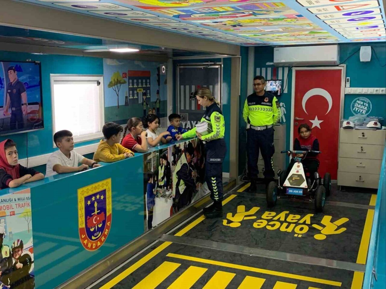 Niğde İl Jandarma Komutanlığı, 8-9 Ekim 2025'te Bor ilçesinde trafik