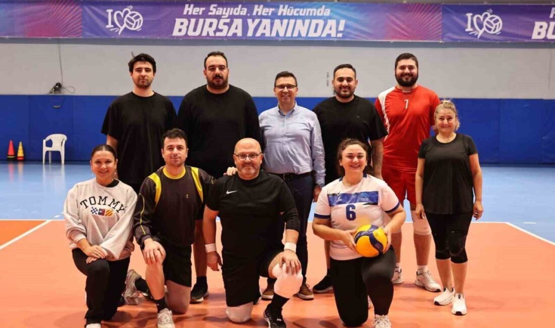 Nilüfer Belediyesi’nde Çalışanların Motivasyonunu Artırmak İçin Voleybol Turnuvası Düzenlendi Nilüfer Belediyesi, çalışanları arasında motivasyonu ve dayanışmayı artırmak amacıyla "Birimler
