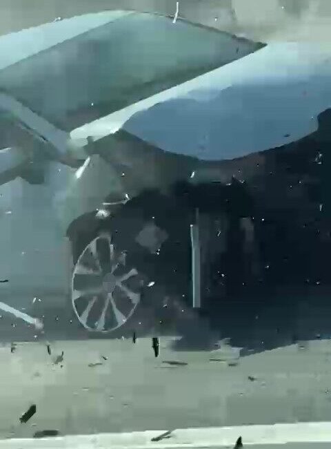 Kocaeli TEM Otoyolu'nda, içinde bebek ve çocuk bulunan bir otomobili