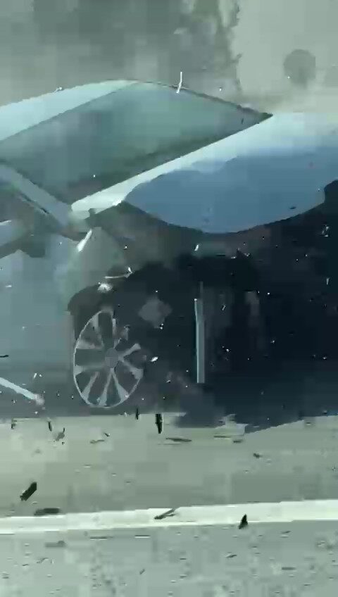 Kocaeli TEM Otoyolu'nda, içinde bebek ve çocuk bulunan bir otomobili