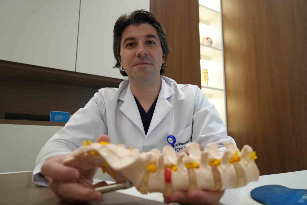 Doç. Dr. Mehmet Hakan Şahin, bel fıtığı tedavisinde ameliyatsız algolojik