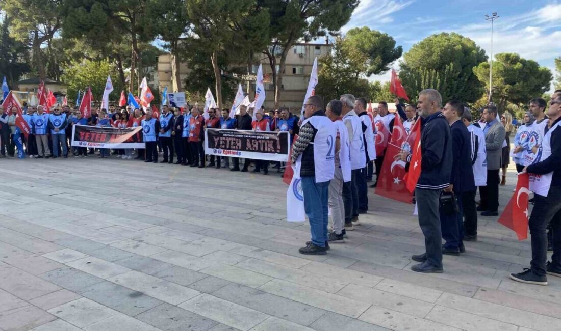Alaşehir’de öğretmene saldıran öğrencinin akrabalarıyla birlikte okul müdürüne müdahale ettiğine dair endişe verici gelişmeler yaşandı Manisa’nın Alaşehir ilçesindeki bir ortaokulda, öğretmene karşı yapılan bir saldırı