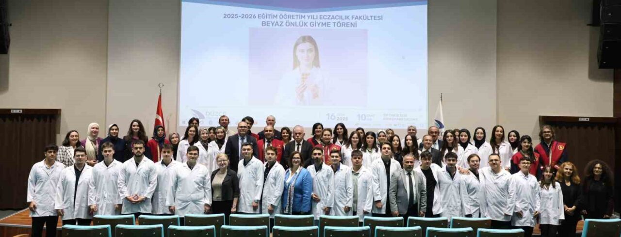 Düzce Üniversitesi Eczacılık Fakültesi, 2025-2026 Eğitim Öğretim Yılı beyaz önlük