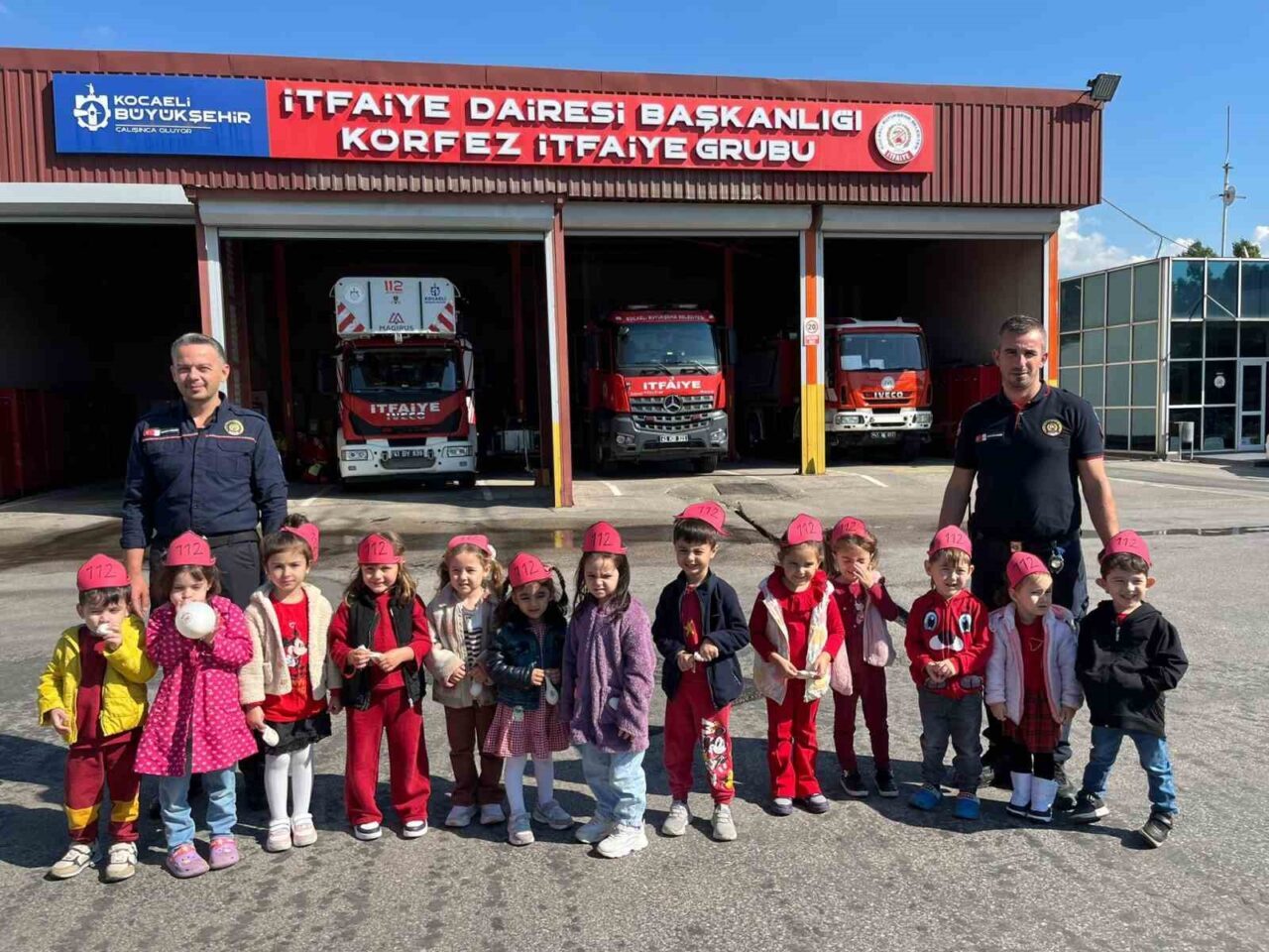 Kocaeli Büyükşehir Belediyesi'nin İtfaiye Dairesi, "İtfaiye Haftası" etkinlikleri kapsamında 1.252