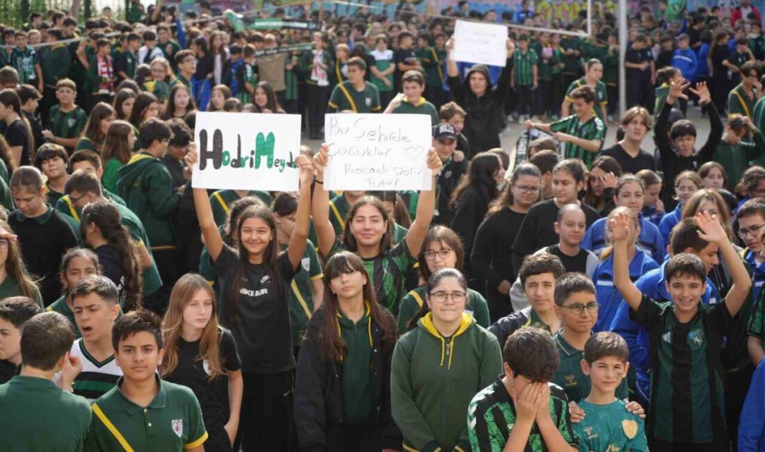 Kocaelispor, Öğrencilerle Futbolcuları Buluşturarak Destekleyici Bir İnisiyatifi Yeniden Başlattı Kocaelispor, futbolcularıyla öğrencilere yönelik okul ziyaretlerine devam ediyor. Hrvoje Smolcic,