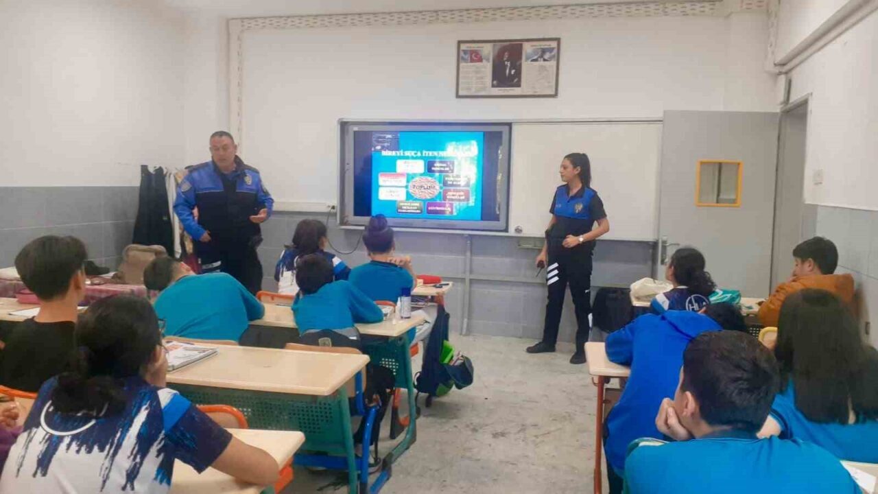 Aydın İl Emniyet Müdürlüğü, Hacı Lütfiye Atay Ortaokulu'nda yaptığı etkinlikte,