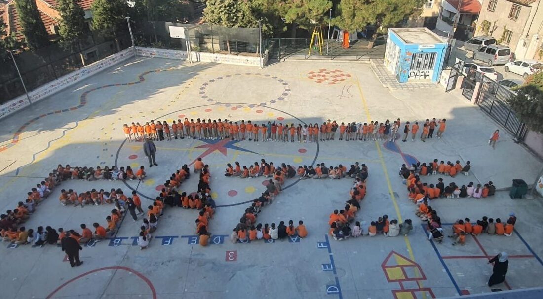 Samsun'un İlkadım ilçesindeki Osmangazi İmam-Hatip Ortaokulu öğrencileri, Gazze'deki insani duruma