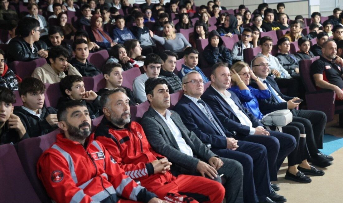 Kartepe'de düzenlenen afet bilinci söyleşisi, Kocaeli Üniversitesi ve Kocaeli Büyükşehir