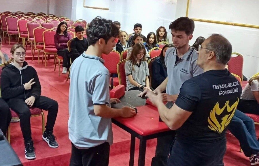 Tavşanlı Belediye Spor Kulübü, gençleri spora teşvik etmek amacıyla Tavşanlı