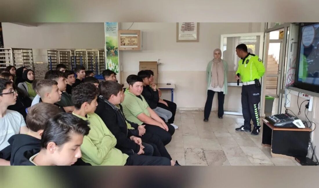 Afyonkarahisar Şuhut Zafer Anadolu Lisesi'nde, Şuhut İlçe Emniyet Müdürlüğü ve