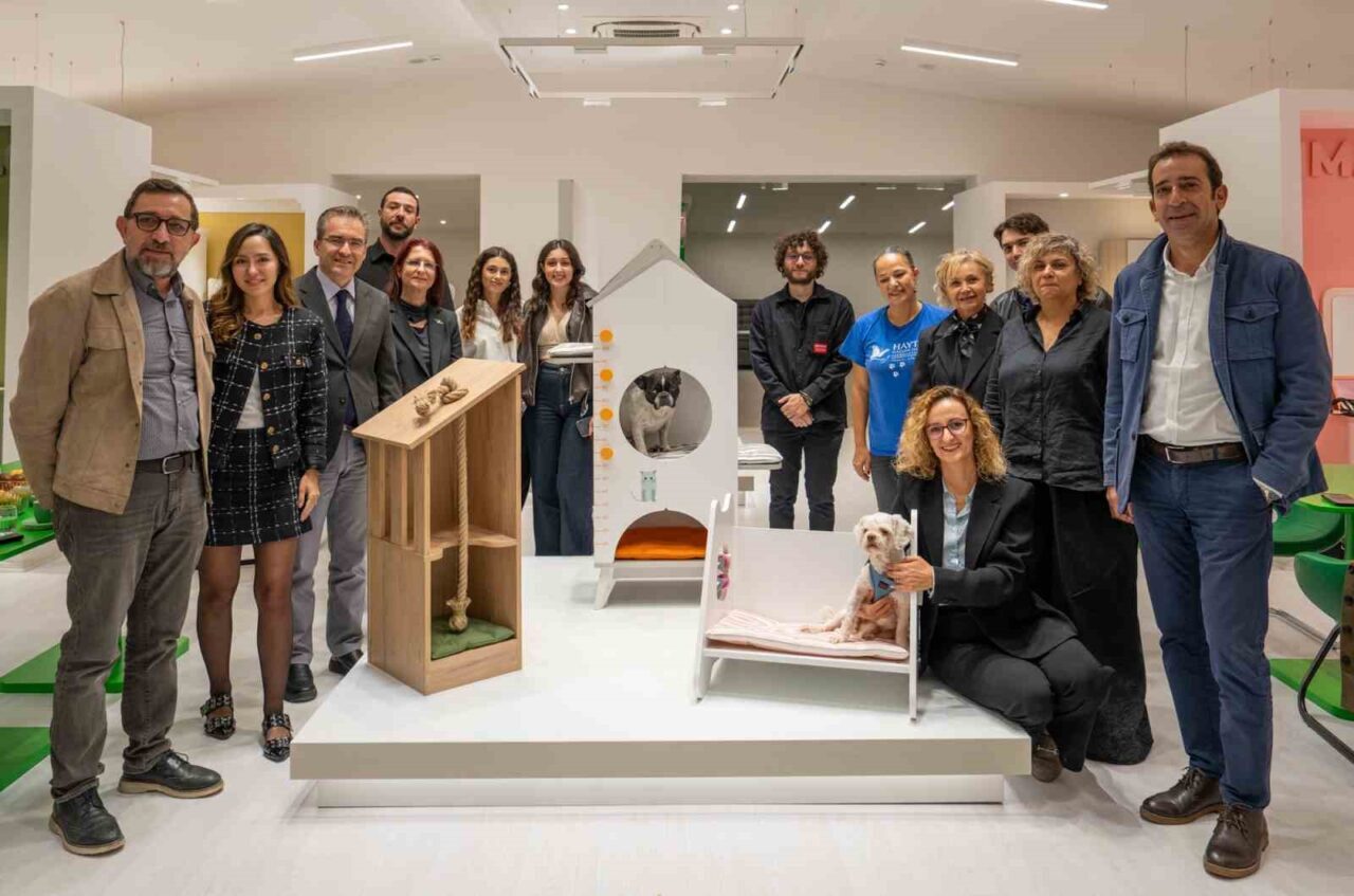 Yaşar Üniversitesi, HAYTAP ve Caploonba Orpak Mobilya iş birliğiyle hayvan