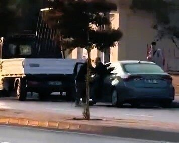 Denizli'nin Merkezefendi ilçesinde, F.Ö. isimli ilkokul müdürü, üç çocuğuyla okula