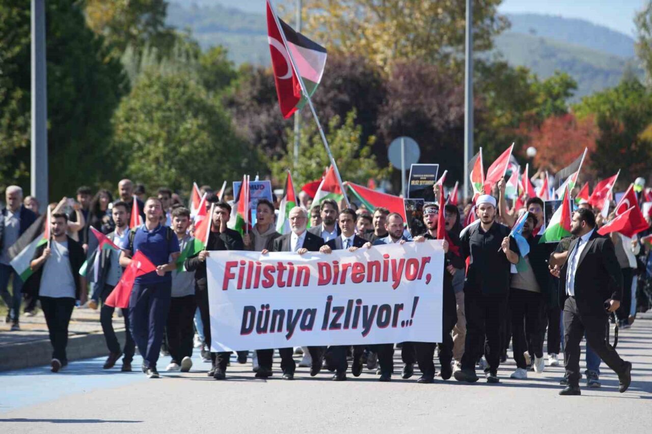 Ondokuz Mayıs Üniversitesi öğrencileri ve akademisyenleri, İsrail'in Gazze'deki insani yardım