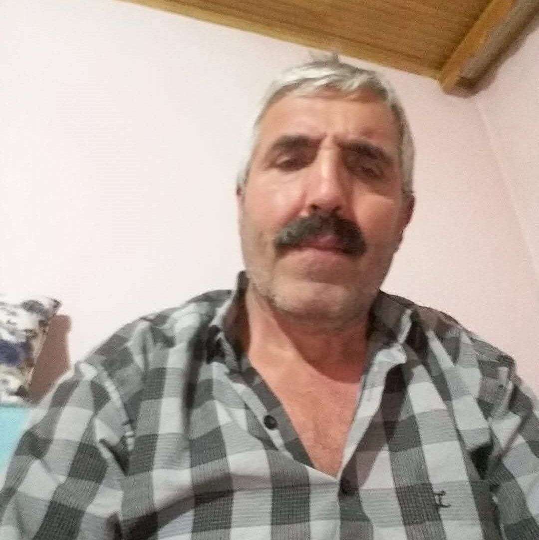 Ordu'nun Kumru ilçesinde Cemalettin Güdek (61), ahırdan çıkardığı öküzünün boynuz