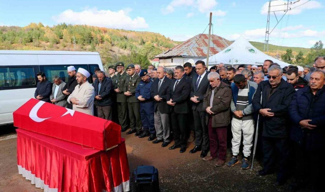 Kıbrıs Gazisi Cemal Şahin, Ordu’da gerçekleştirilen cenaze töreni ile son yolculuğuna uğurlandı. Ordu'da, Kıbrıs Barış Harekatı gazisi 72 yaşındaki Cemal Şahin, kalp