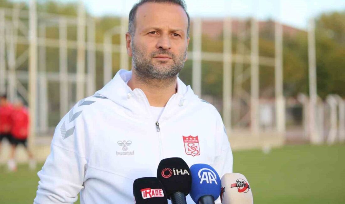Sivasspor Teknik Direktörü Osman Zeki Korkmaz, Hatayspor maçı hazırlıkları sürerken