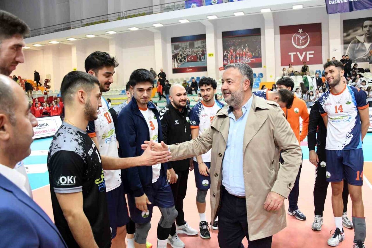 Osmangazi Belediyespor Erkek Voleybol Takımı, Cengiz Göllü Voleybol Salonu'nda Ünsal