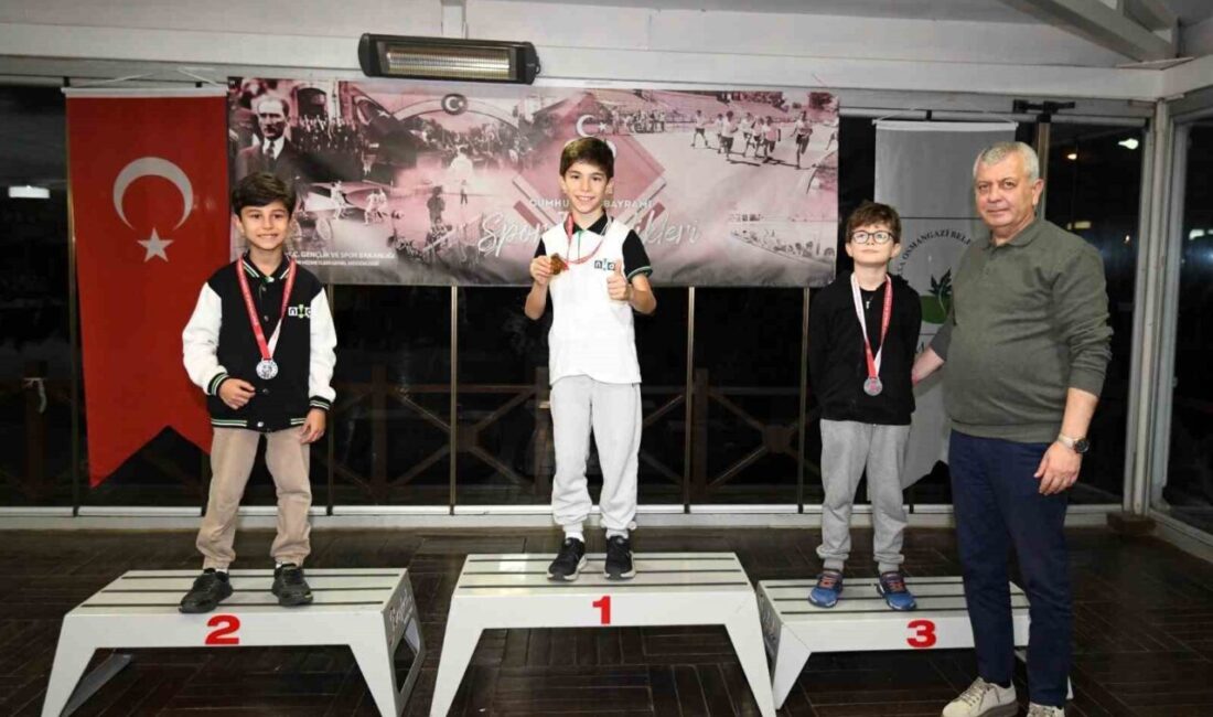 Osmangazi Belediye Başkanlığı’nın düzenlediği Cumhuriyet Bayramı Satranç Turnuvası’nda ödüller sahiplerini buldu Osmangazi Belediyesi, 29 Ekim Cumhuriyet Bayramı vesilesiyle düzenlenen satranç turnuvasında