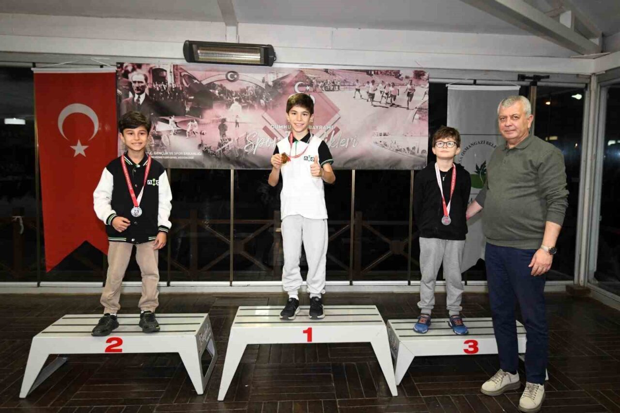 Osmangazi Belediyesi, 29 Ekim Cumhuriyet Bayramı vesilesiyle düzenlenen satranç turnuvasında