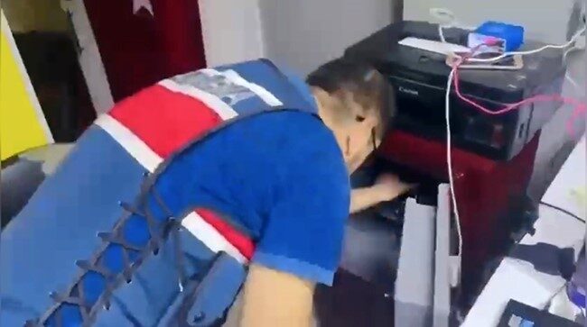 Osmaniye'de jandarma, F.K. isimli 22 yaşındaki bir kişinin kaçak elektronik