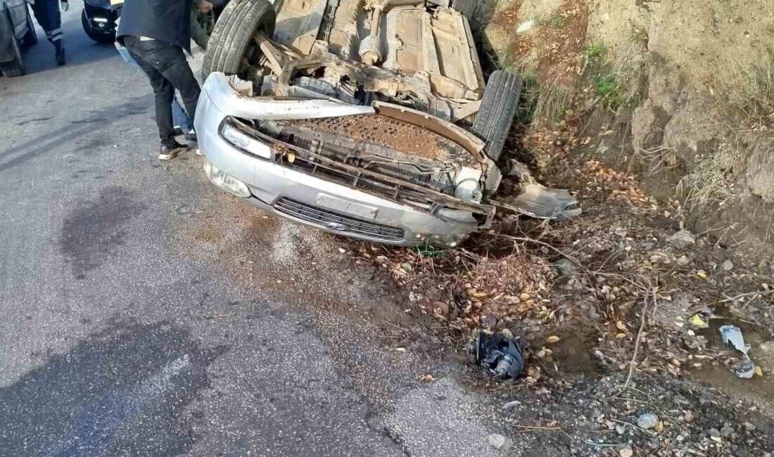 Osmaniye Bahçe’de trafik kazasında 1 çocuk dahil 6 kişi yaralandı Osmaniye'nin Bahçe ilçesinde şarampole devrilen bir otomobilde 1'i çocuk olmak