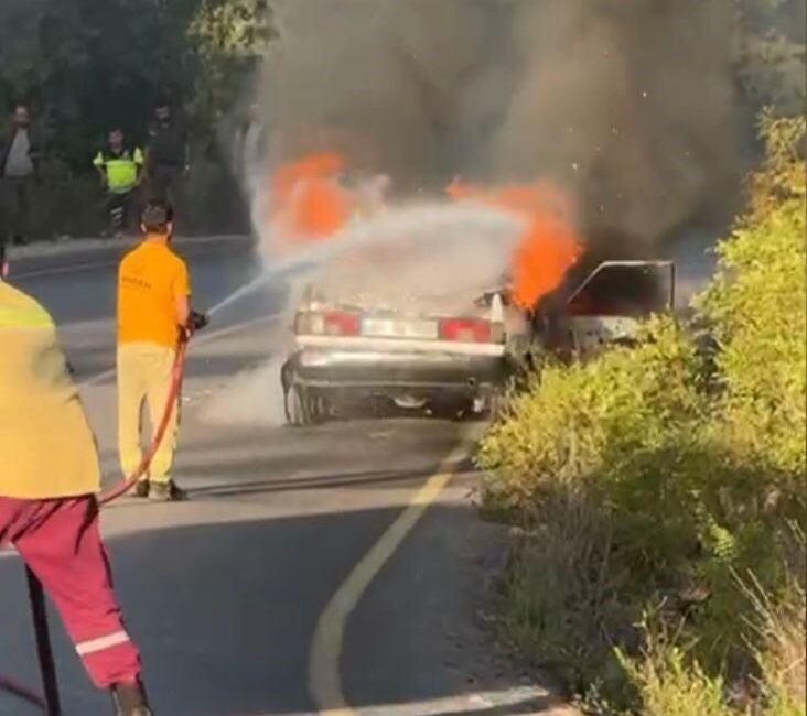 Osmaniye'nin Zorkun Yaylası yolunda seyir halindeki bir otomobilde çıkan yangın,