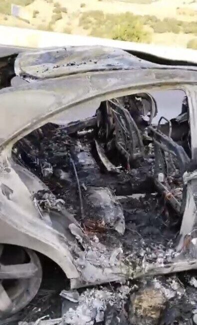 Bahçe’de Seyir Halindeki Otomobil Alev Alev Yandı, İtfaiye Ekipleri Müdahale Etti Osmaniye'nin Bahçe ilçesinde seyir halindeki bir otomobil, motor kısmından çıkan