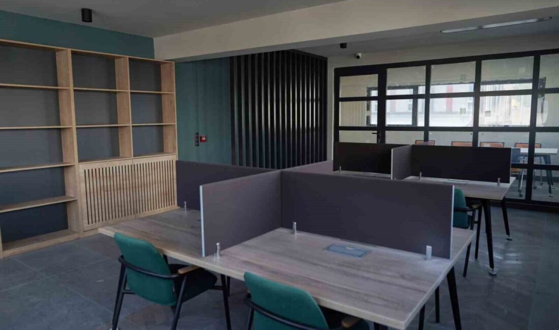 Melikgazi Belediyesi, Osmanlı Mahallesi'nde tamamlanan Gençlik Merkezi ve Akıl Küpü