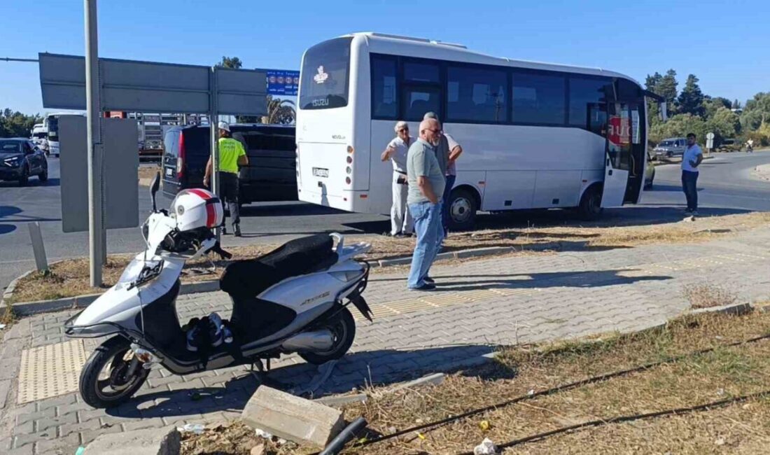 Antalya’nın Manavgat ilçesinde otel servis midibüsü ile çarpışan motosiklet sürücüsü
