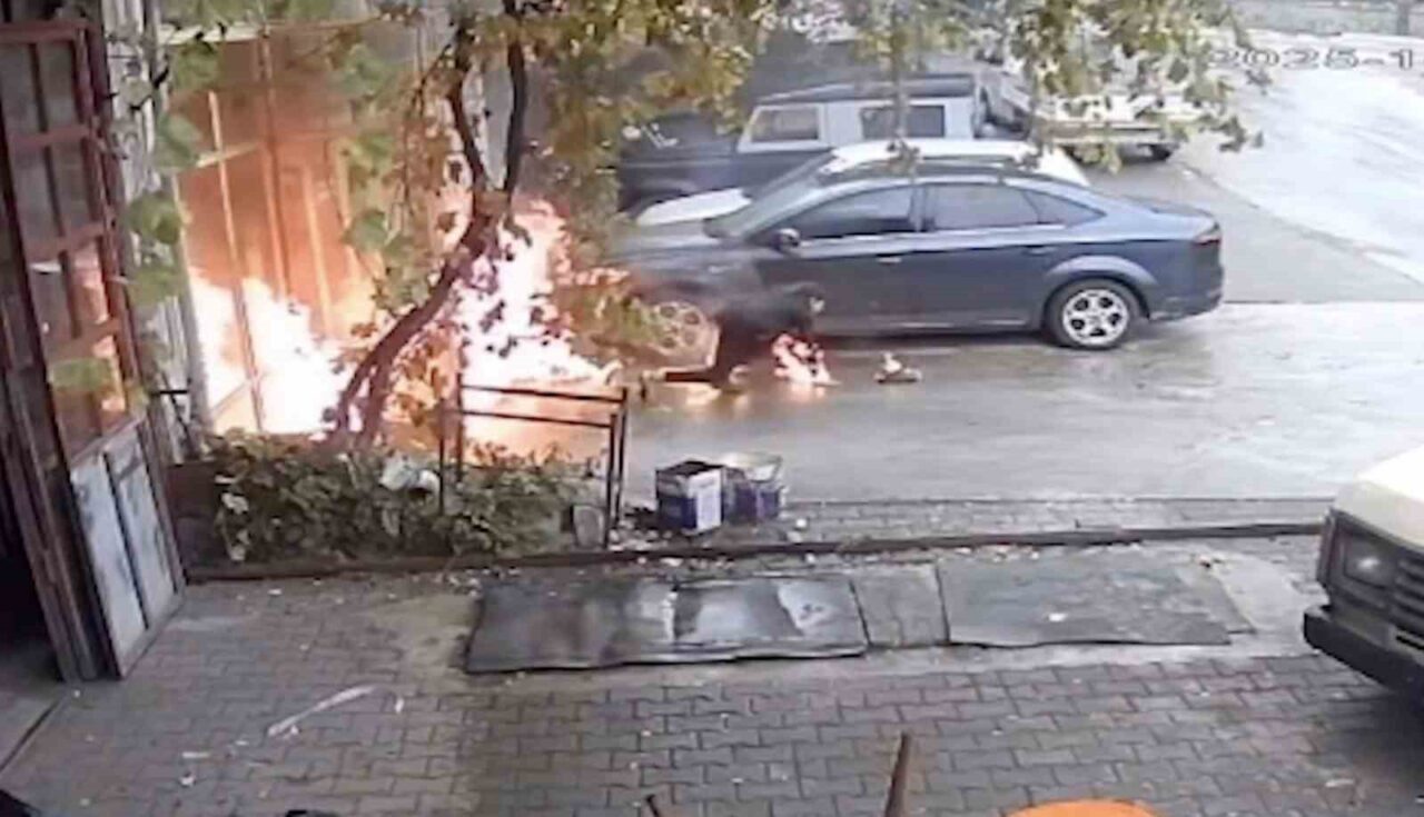 Kastamonu'nun Tosya ilçesindeki bir oto tamirhanesinde çıkan yangında, içerideki 15