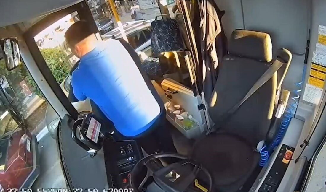 Aydın’da 102 numaralı otobüste fenalaşan emekli öğretmen Ali Ballıoğlu, şoför