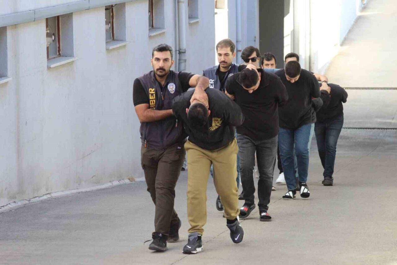 Adana'da "sazan sarmalı" dolandırıcılık soruşturmasında 1 milyon lira dolandıran 6