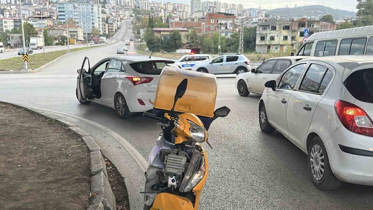 Samsun'un Canik ilçesinde bir otomobil ve motosikletin çarpıştığı kazada motosiklet
