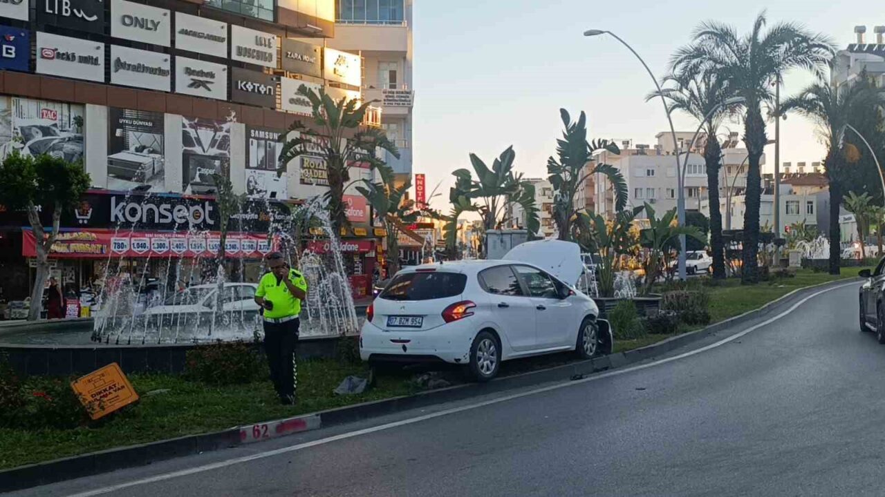 Antalya'nın Manavgat ilçesinde Fadime U. B. yönetimindeki otomobil kontrolden çıkarak