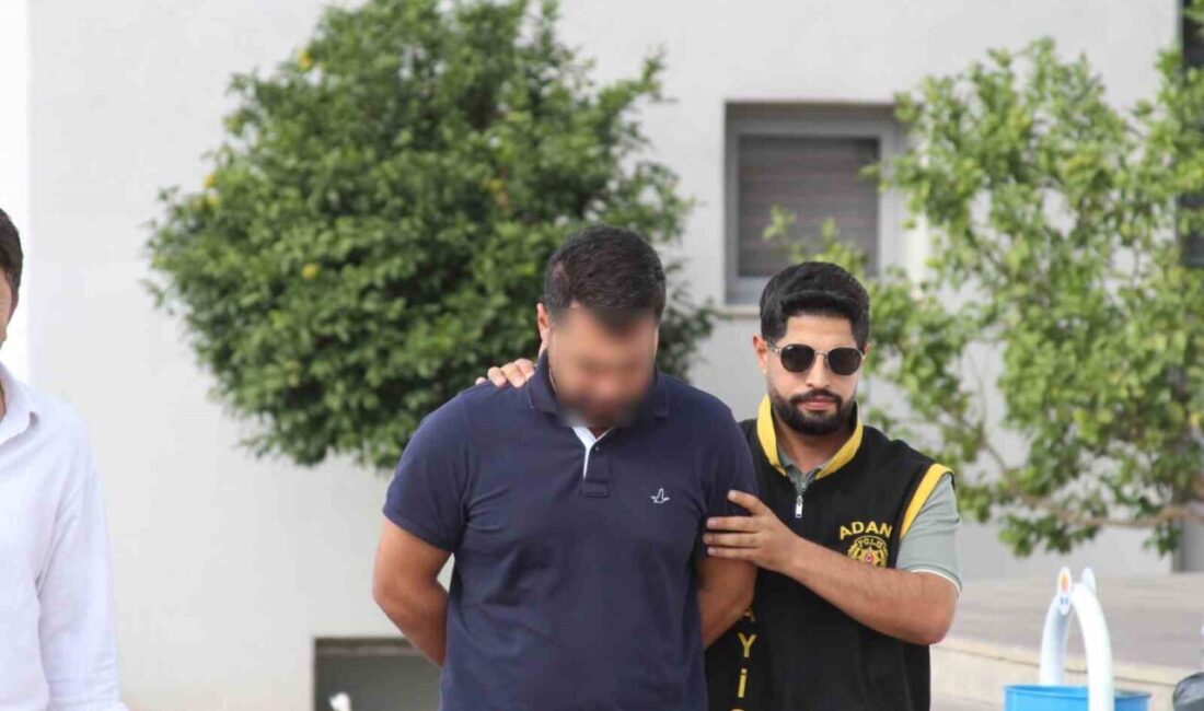 Adana’da otomobilinde ölü bulunan adamın, yasak ilişki yaşadığı kadının oğlu tarafından saldırıya uğradığı belirlendi Adana'da 54 yaşındaki İlyas Ünalan, yasak ilişki yaşadığı N.C. adlı