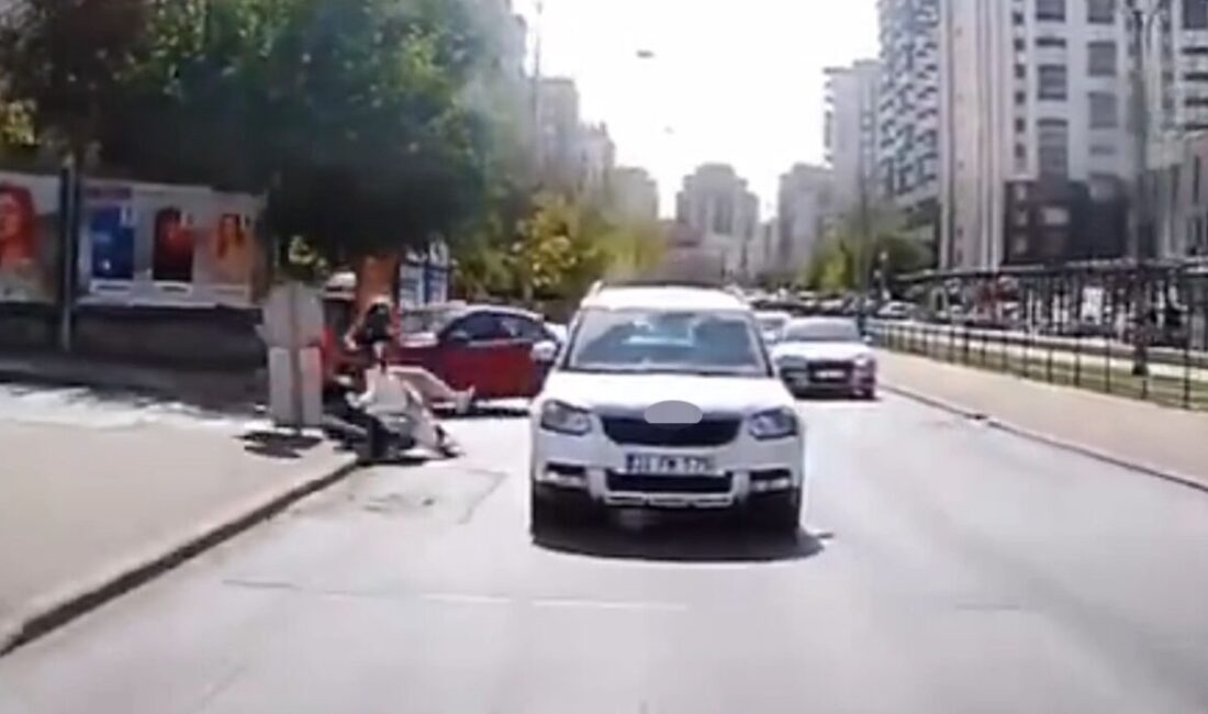 Gaziantep'te, sağa dönen bir otomobilin motosikletli kurye ile çarpması sonucu