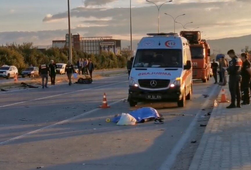 Afyonkarahisar'ın Susuz beldesinde otomobil ile motosikletin çarpışması sonucu H.S. hayatını
