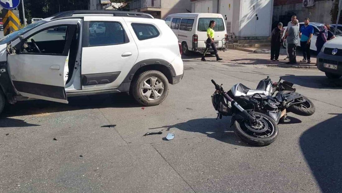 Manavgat'ta otomobil ve motosikletin çarpışması sonucu Yuşa S. yaralandı. Olay,