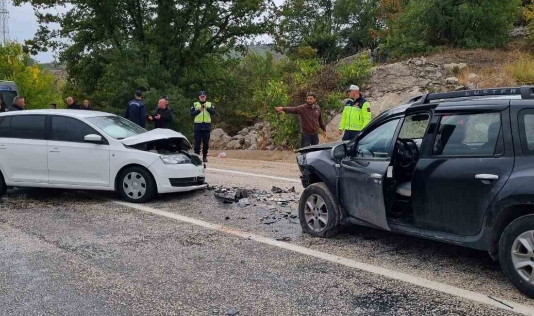 Bilecik'te Gölpazarı-Yenipazar Karayolu'nda iki otomobilin çarpışması sonucu K.G. ve M.Ç.