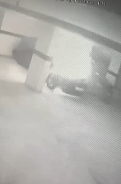 Beylikdüzü Kavaklı Mahallesi'ndeki bir otoparkta park halindeki KİA marka otomobil,