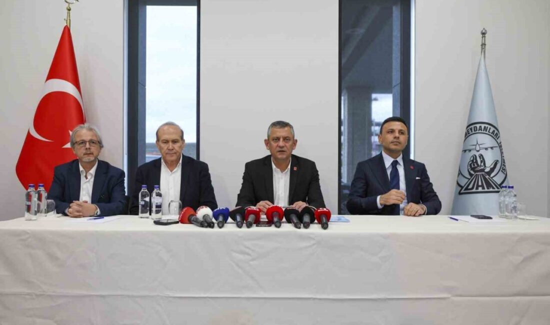 CHP Genel Başkanı Özgür Özel’den Gazze’deki ateşkes ve insan hakları vurgusu CHP Genel Başkanı Özgür Özel, Gazze'deki ateşkes anlaşmasını desteklediklerini belirterek,