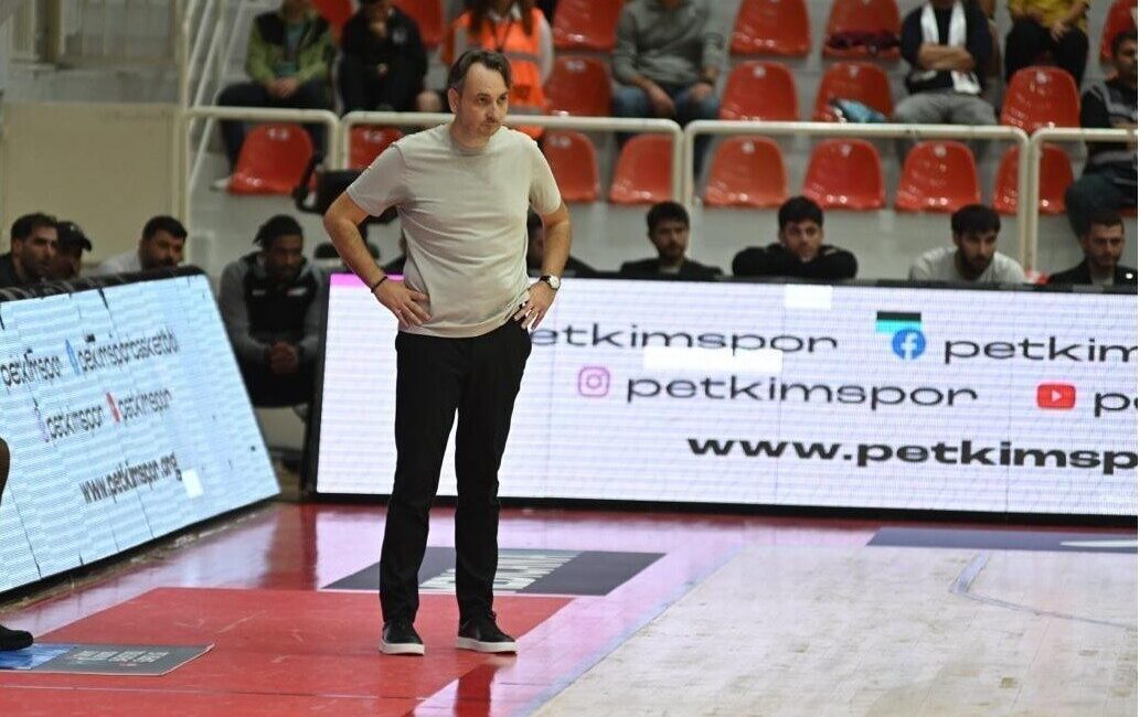 Aliağa Petkimspor’un Koçu Özhan Çıvgın: “Bu Galibiyete İhtiyacımız Vardı” Aliağa Petkimspor Başantrenörü Özhan Çıvgın, Mersin Spor'a karşı kazandıkları 90-86'lık