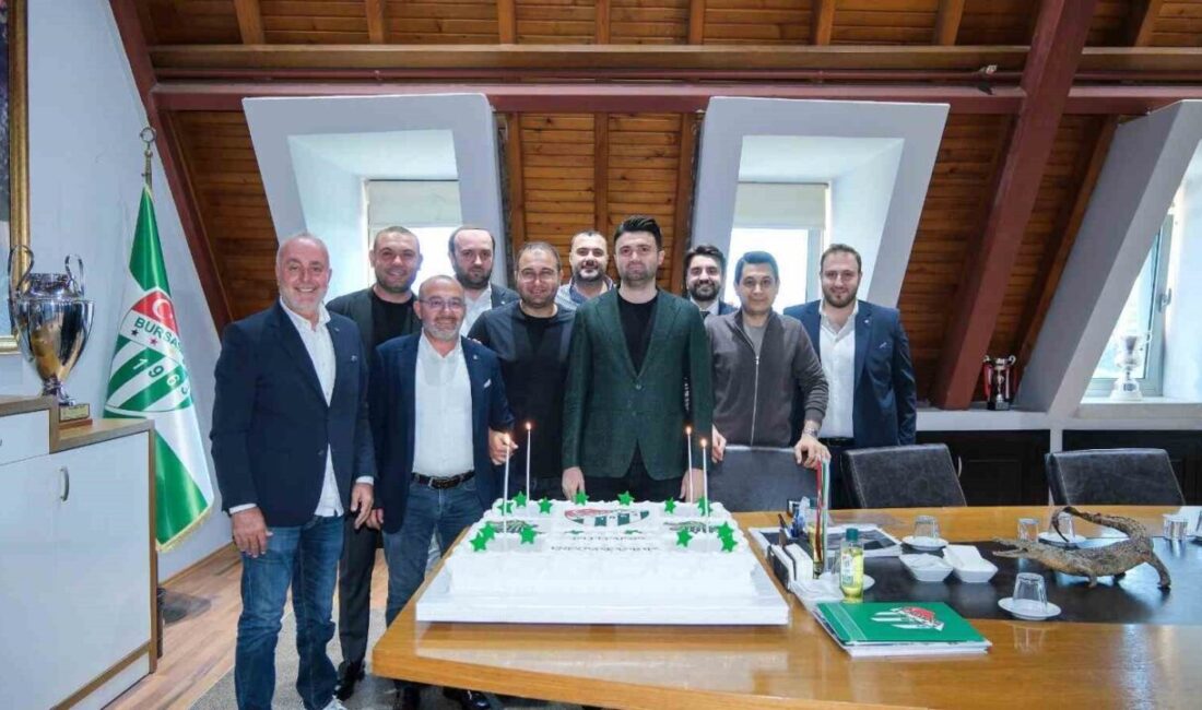Bursaspor, TFF 2. Lig Kırmızı Grup'un 7. haftasında Kırklarelispor ile
