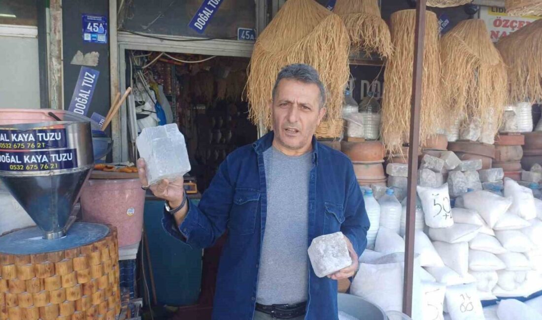 Kayseri’deki tuz satıcısı İhsan Çelik, 15 yıllık tecrübesiyle Pakistan'dan getirdiği