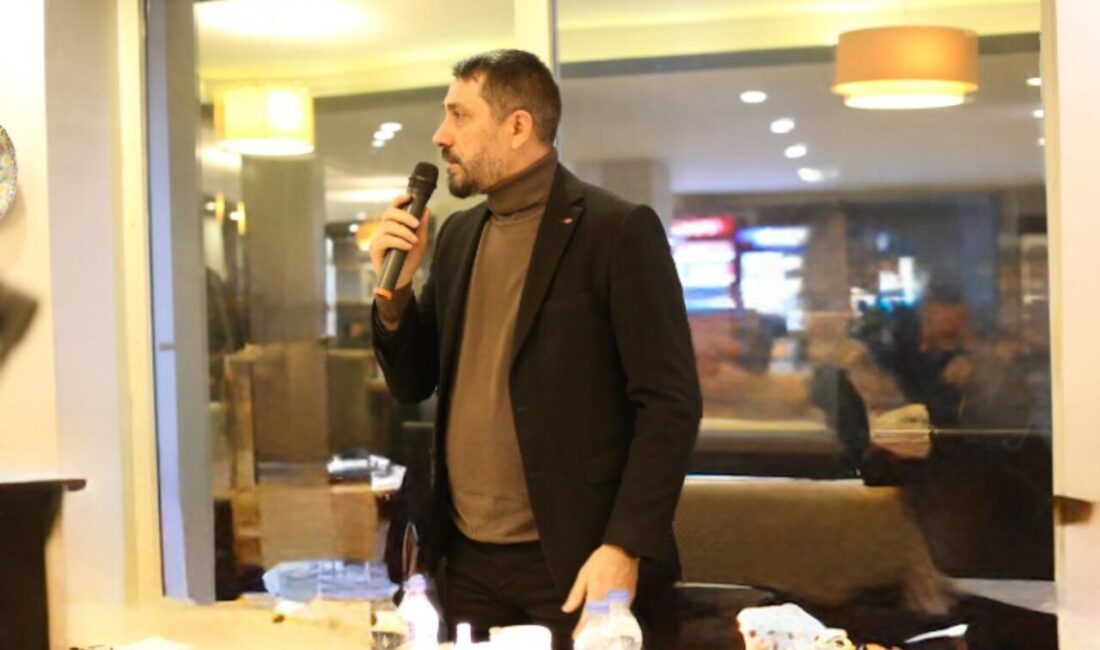 Patnos Gazeteciler Cemiyeti’nden Gazeteciler Günü Mesajı: “Basın, Demokrasinin Temel Taşıdır” Patnos Gazeteciler Cemiyeti Başkanı Faruk Yavuz, 21 Ekim Dünya Gazeteciler